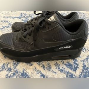 Nike black Air Max men’s size 10